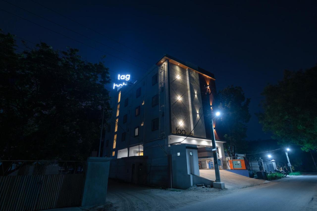 Tag Hotels Irugur Esterno foto
