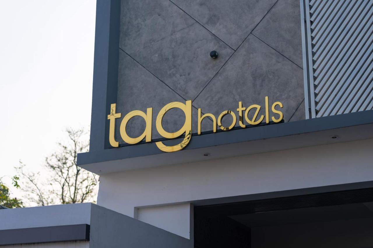 Tag Hotels Irugur Esterno foto