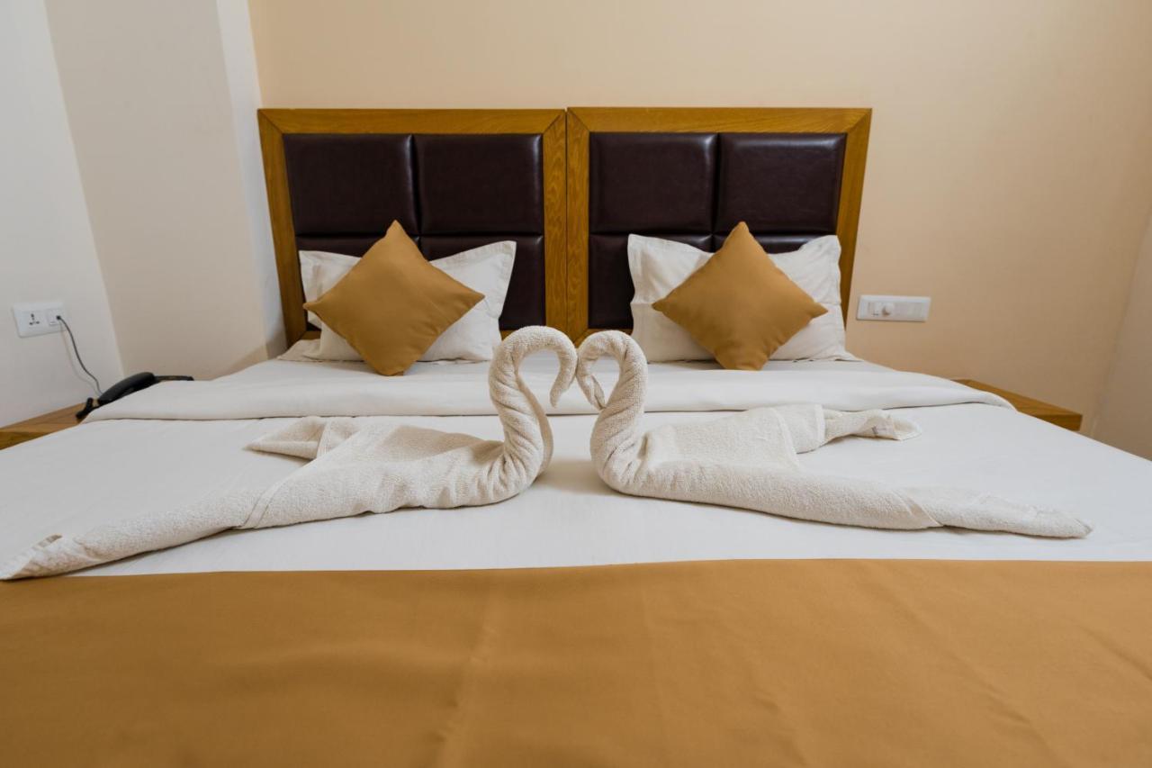 Tag Hotels Irugur Esterno foto