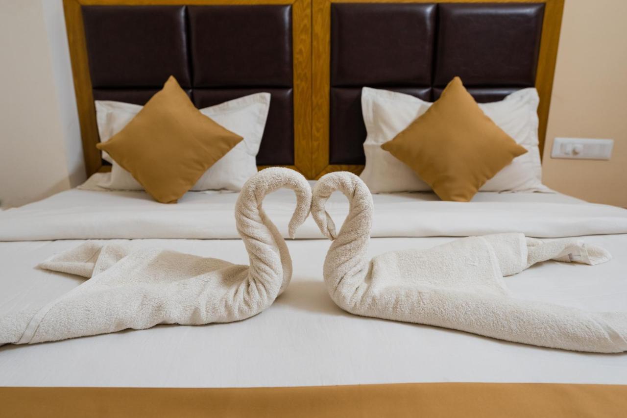 Tag Hotels Irugur Esterno foto